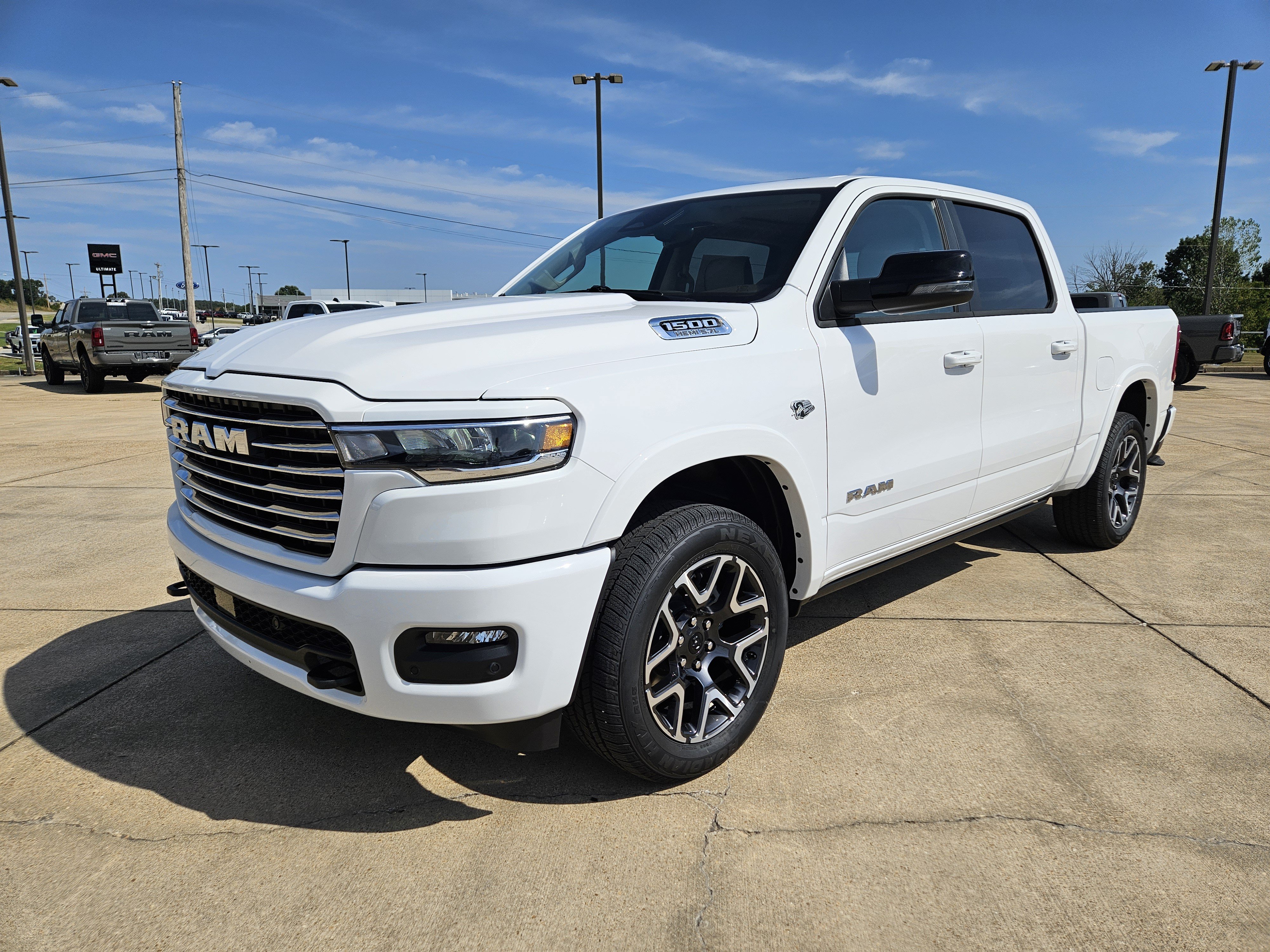 New 2027 Ram 1500 LARAMIE CREW CAB 4X4 5'7 BOX Pickup