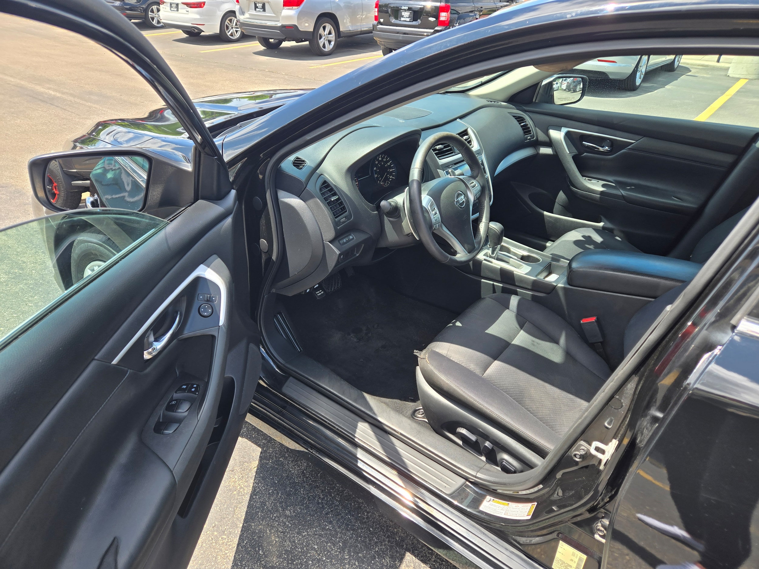 2017 Nissan Altima SR - Photo 5