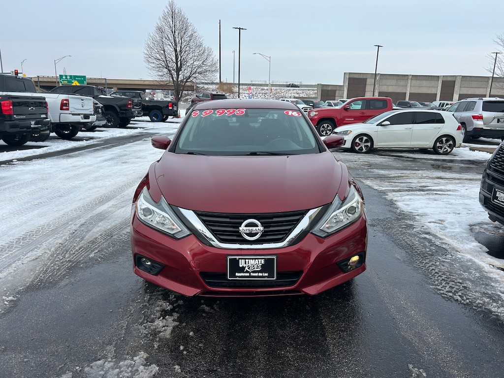 Used 2016 Nissan Altima SV Sedan
