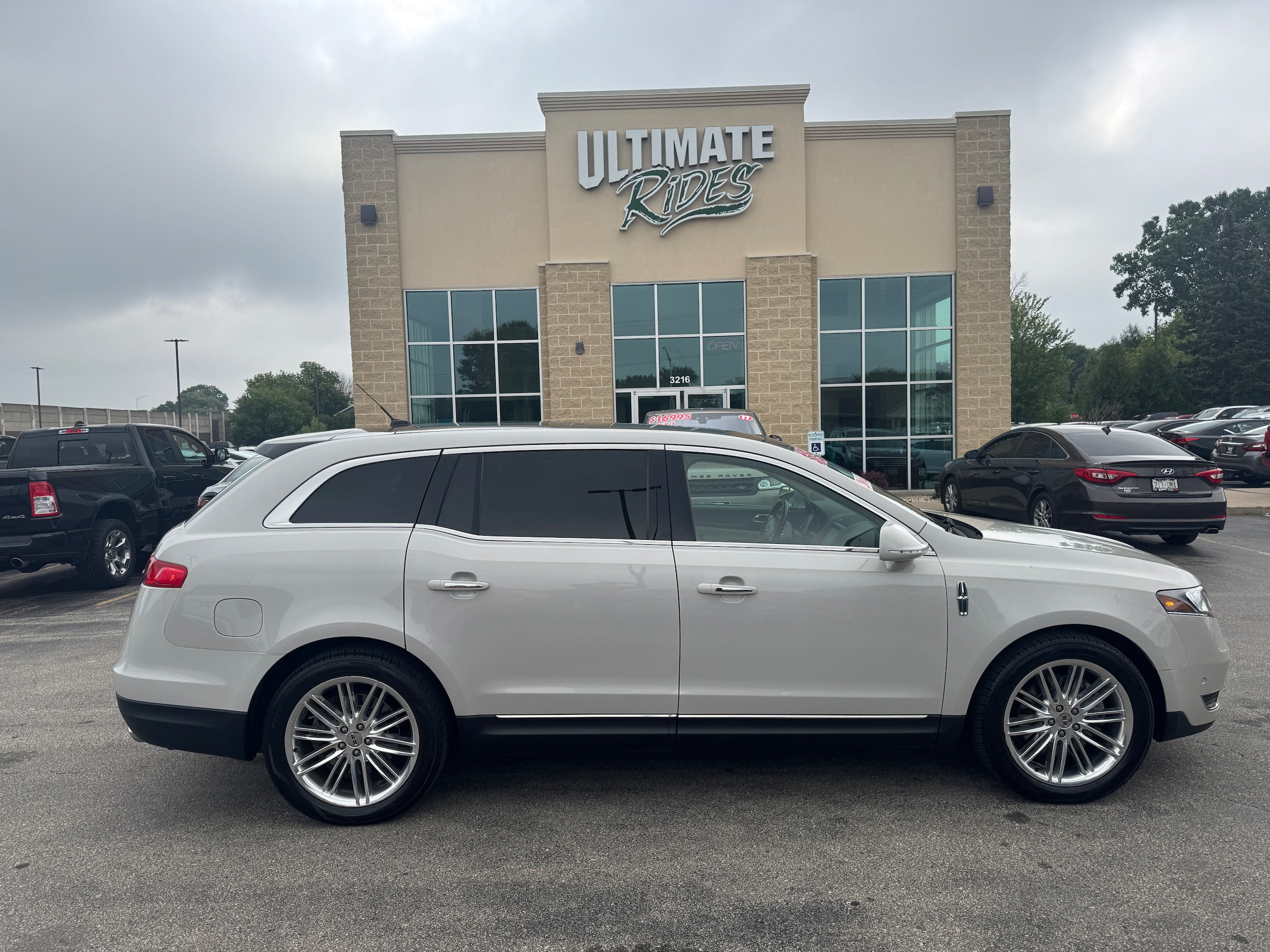 2019 Lincoln MKT