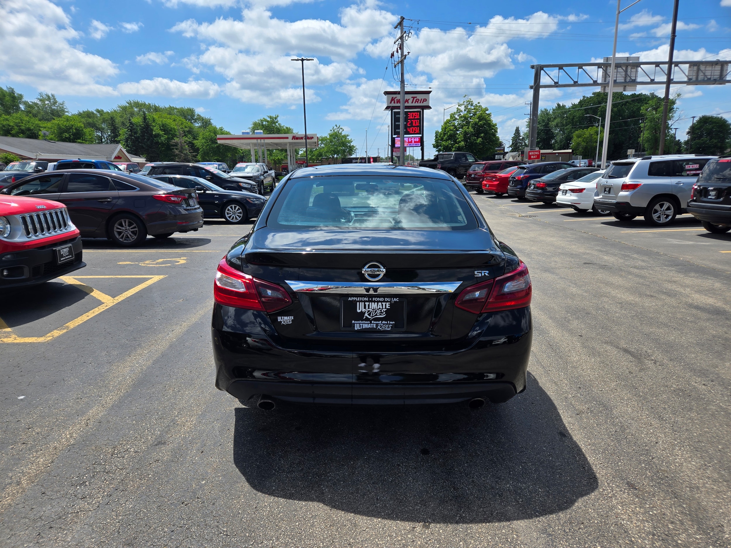 2017 Nissan Altima SR - Photo 8