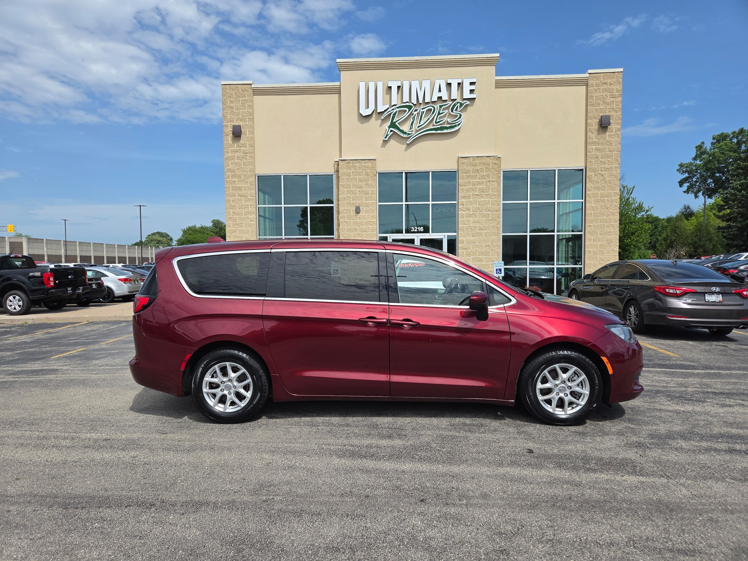 2020 Chrysler Voyager LX