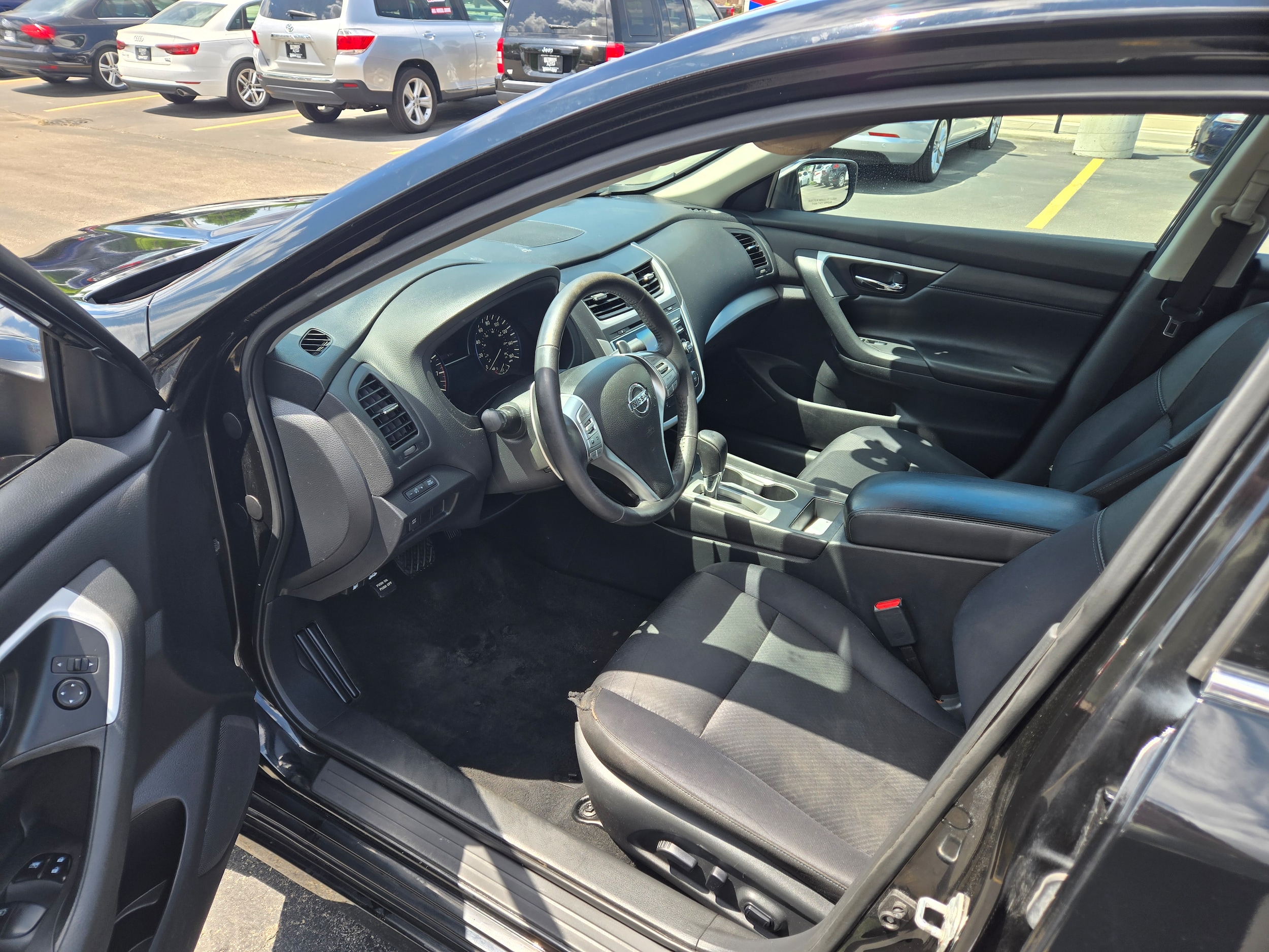 2017 Nissan Altima SR - Photo 4
