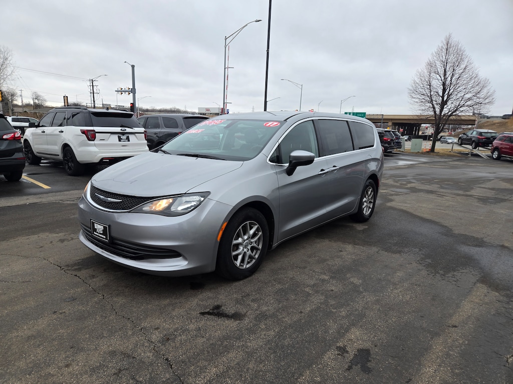 Used 2017 Chrysler Pacifica LX Van