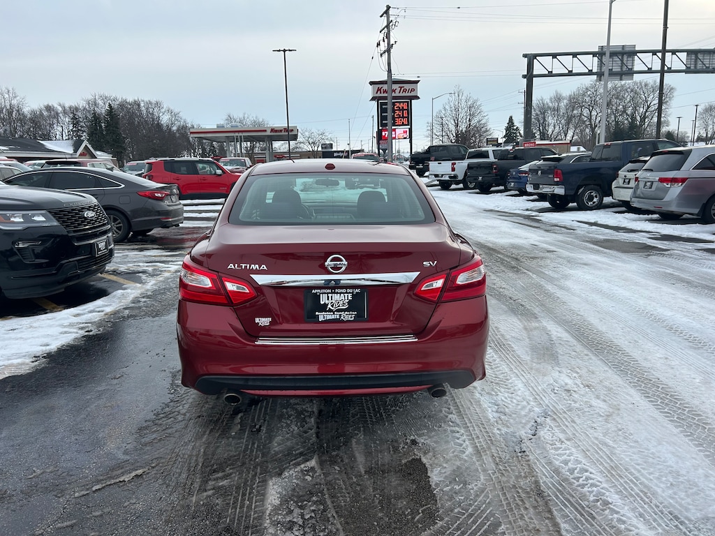 Used 2016 Nissan Altima SV Sedan