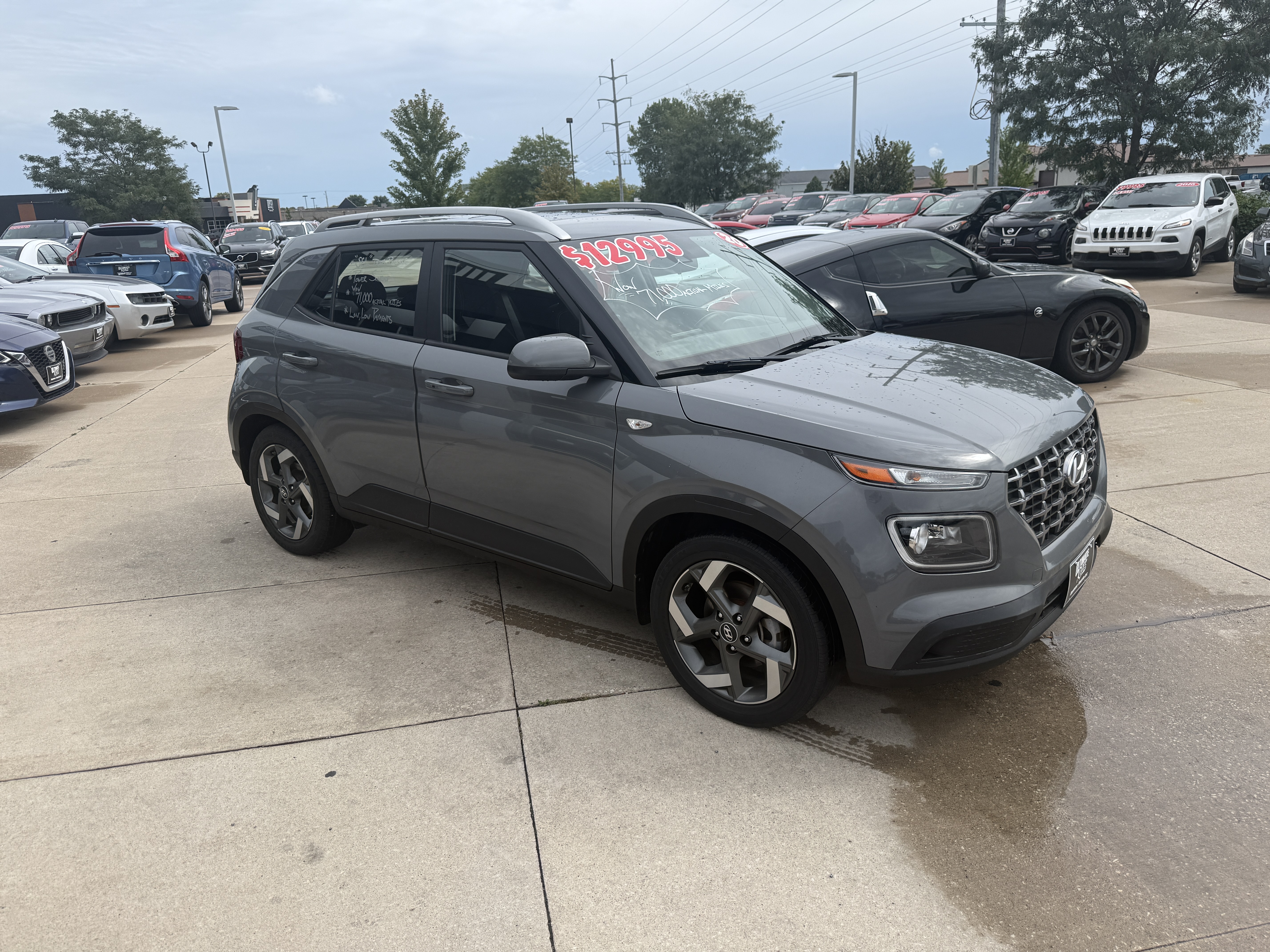 Used 2020 Hyundai VENUE SEL SUV