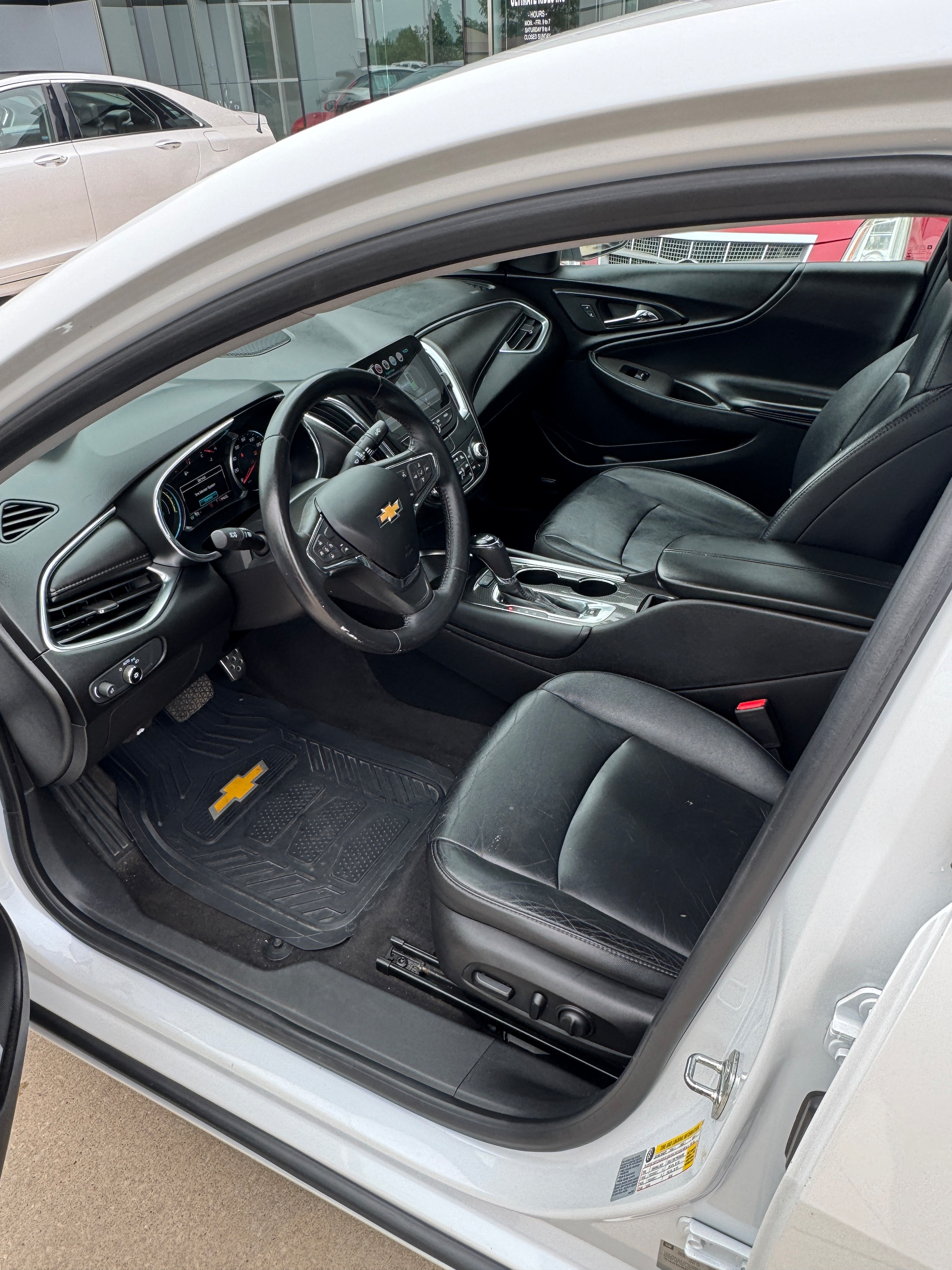 2016 Chevrolet Malibu Hybrid - Photo 2