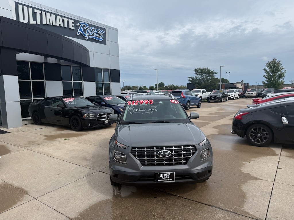 Used 2020 Hyundai VENUE SEL SUV