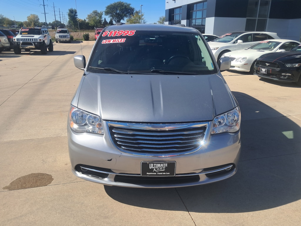 Used 2016 Chrysler Town & Country Touring Van LWB Passenger Van