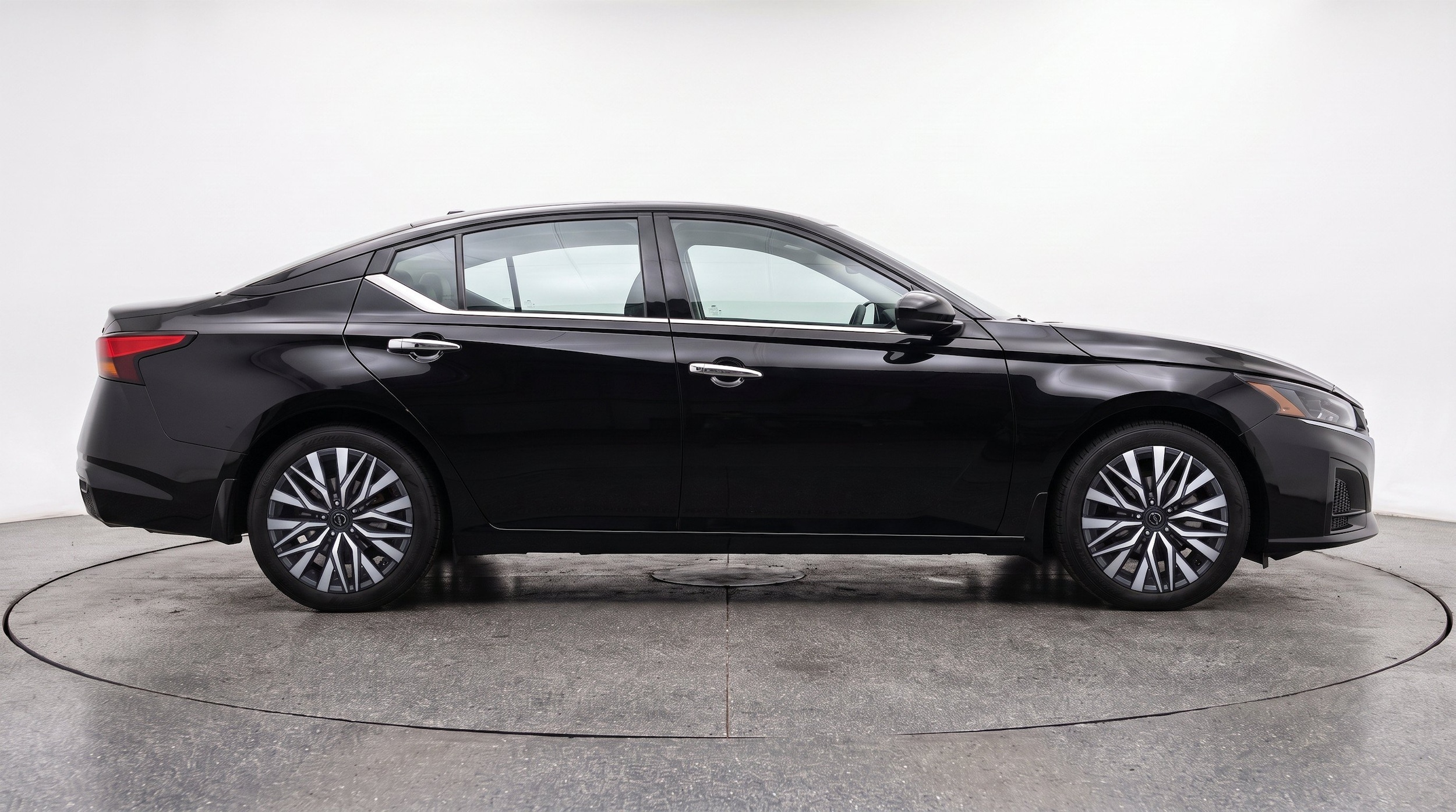 Thumbnail: 2025 Nissan Altima - 10