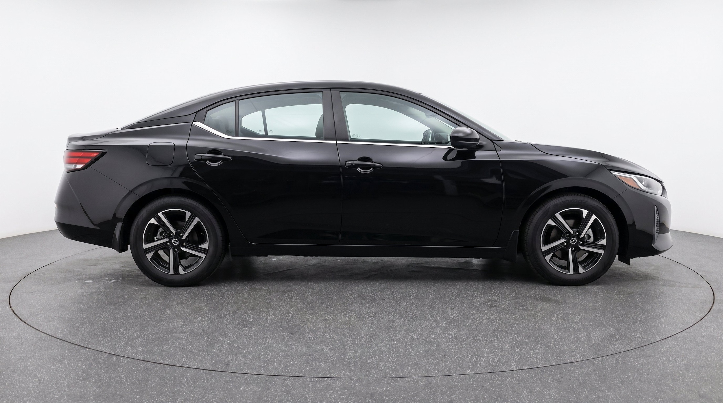 Thumbnail: 2025 Nissan Sentra - 10