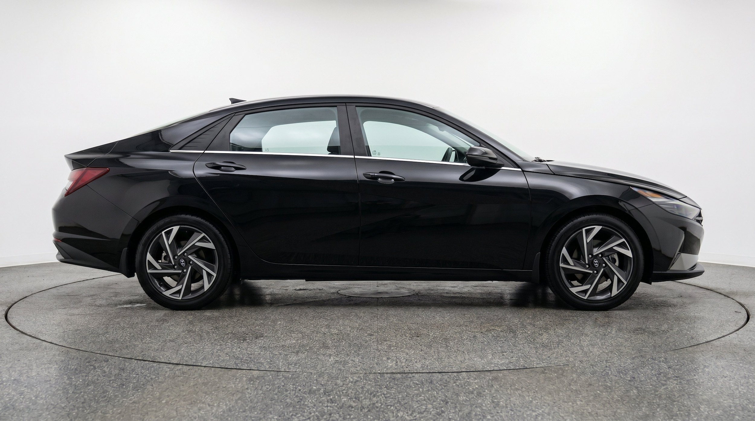 Thumbnail: 2025 Hyundai Elantra - 10