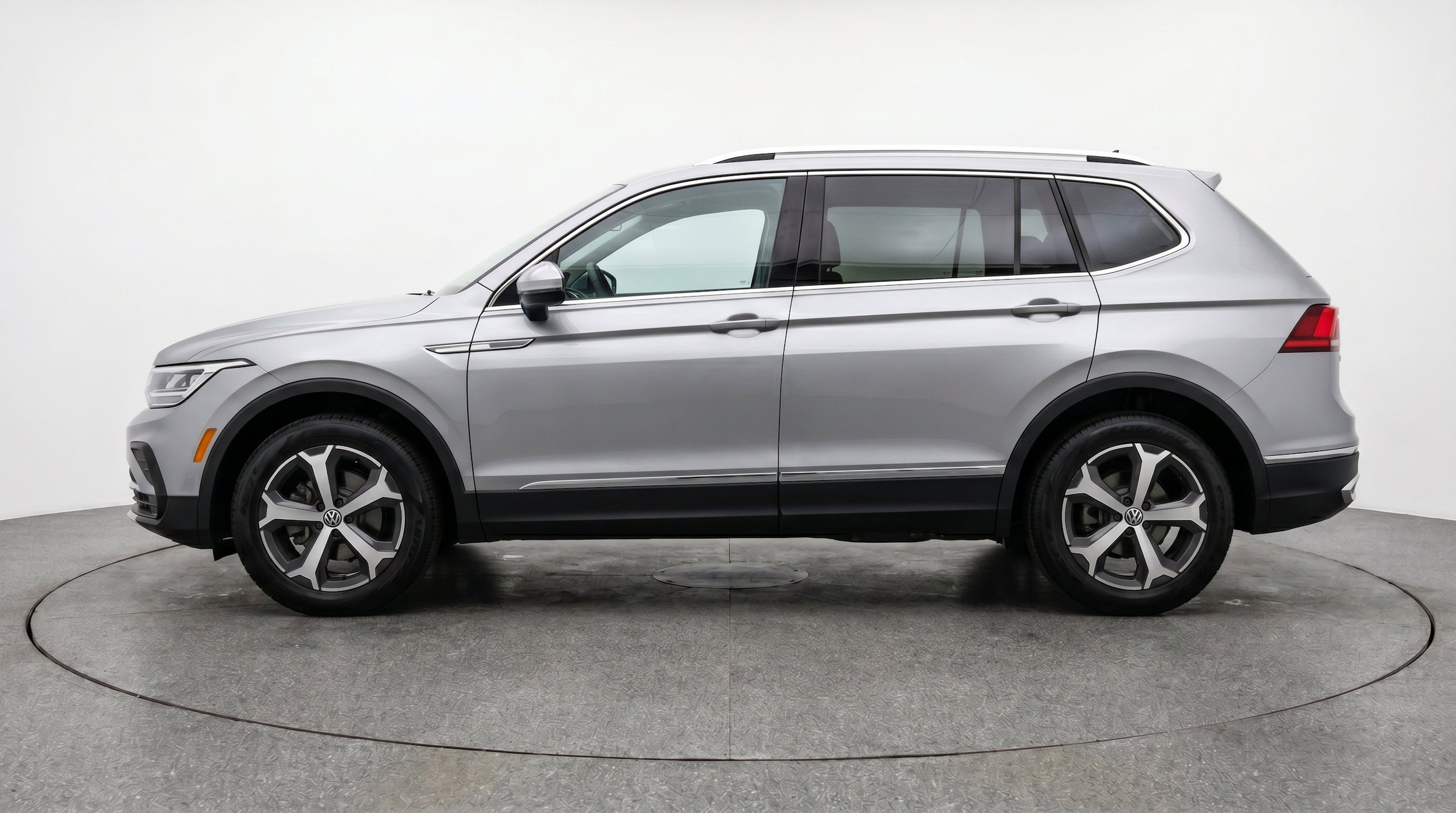 Thumbnail: 2026 Volkswagen Tiguan - 5