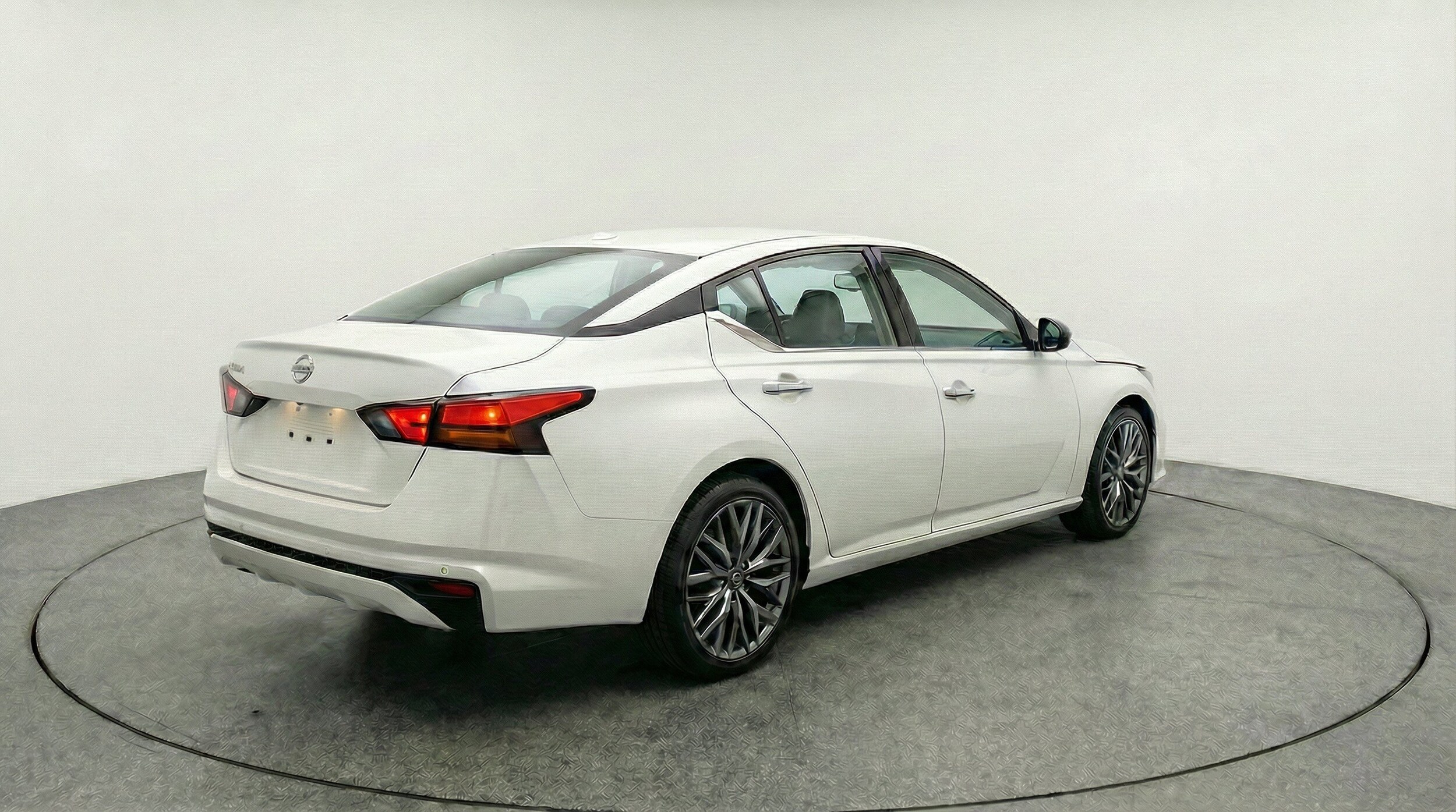 Thumbnail: 2025 Nissan Altima - 9