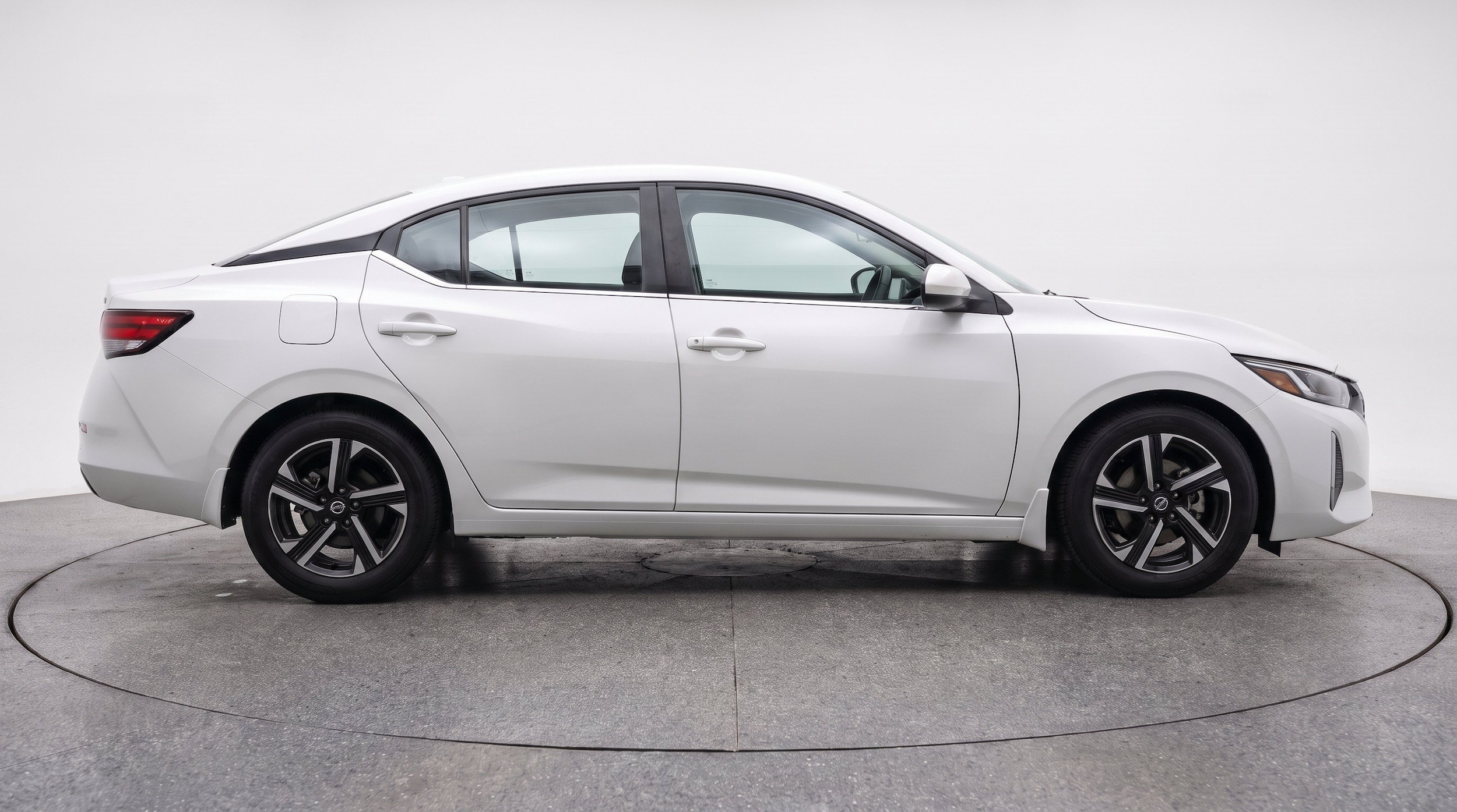 Thumbnail: 2025 Nissan Sentra - 10