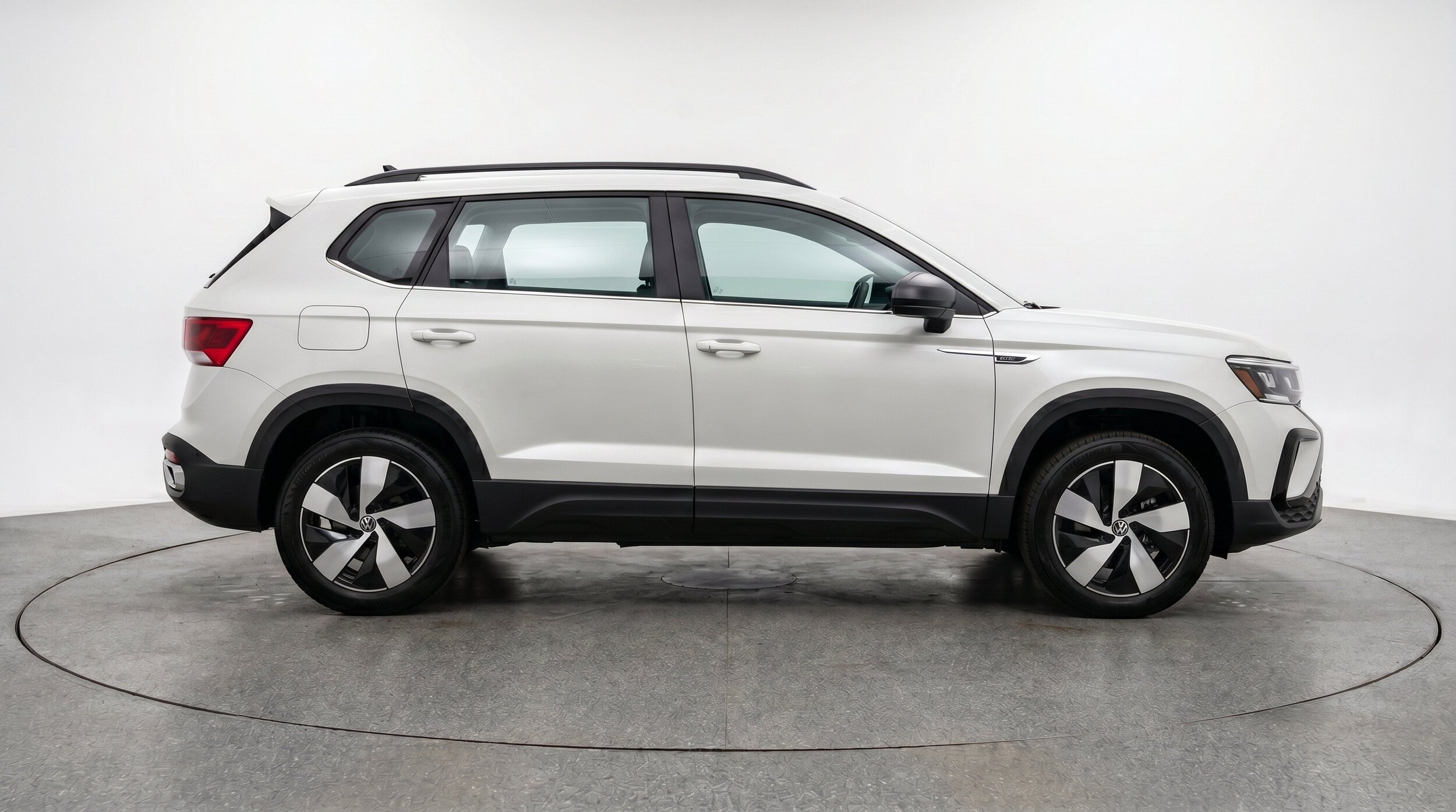Thumbnail: 2026 Volkswagen Taos - 10