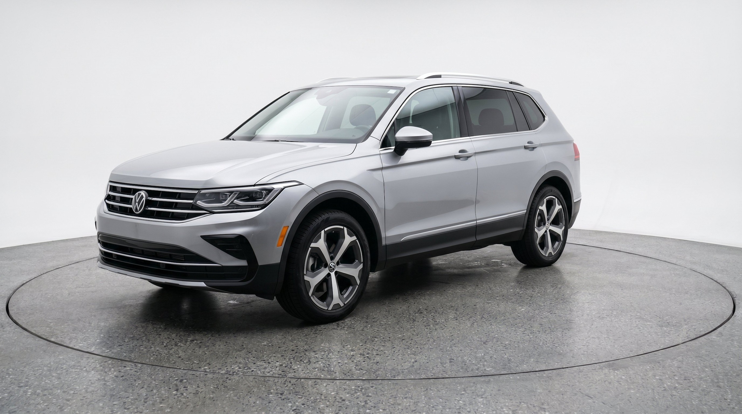 Thumbnail: 2026 Volkswagen Tiguan - 3