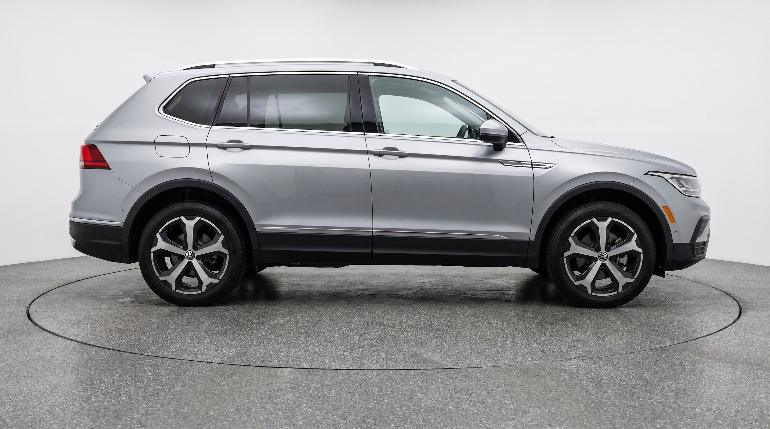 Thumbnail: 2026 Volkswagen Tiguan - 10