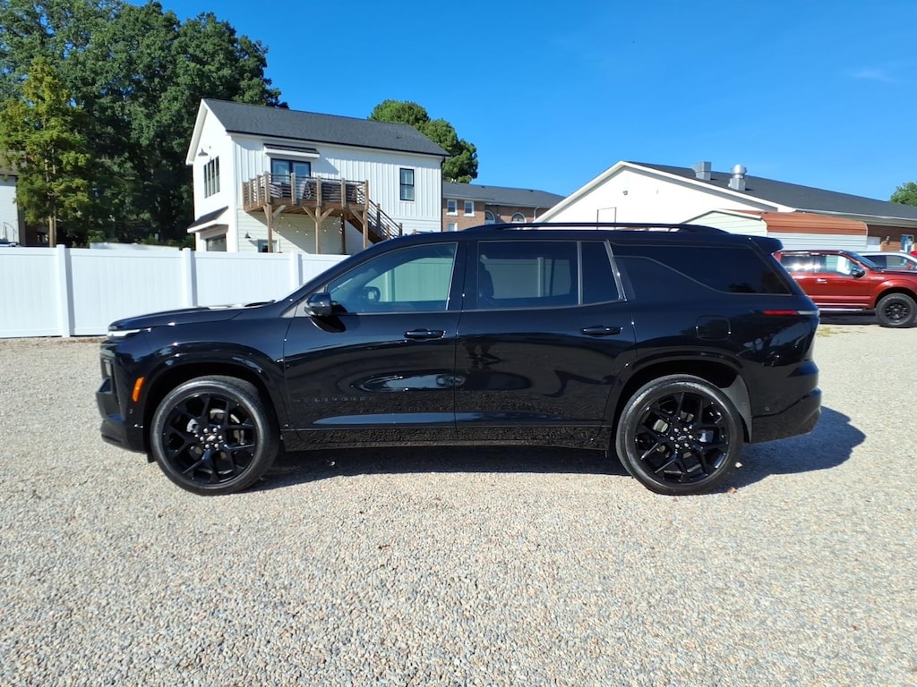 Used 2024 Chevrolet Traverse RS SUV