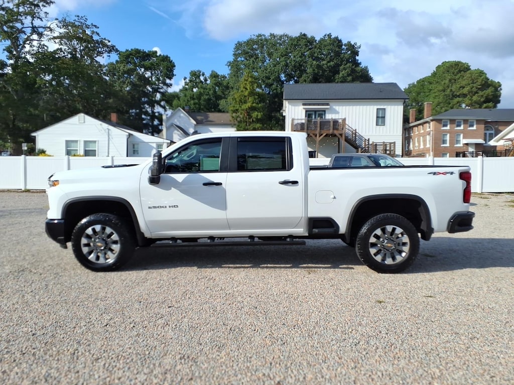 Used 2024 Chevrolet Silverado 2500 HD Custom Truck