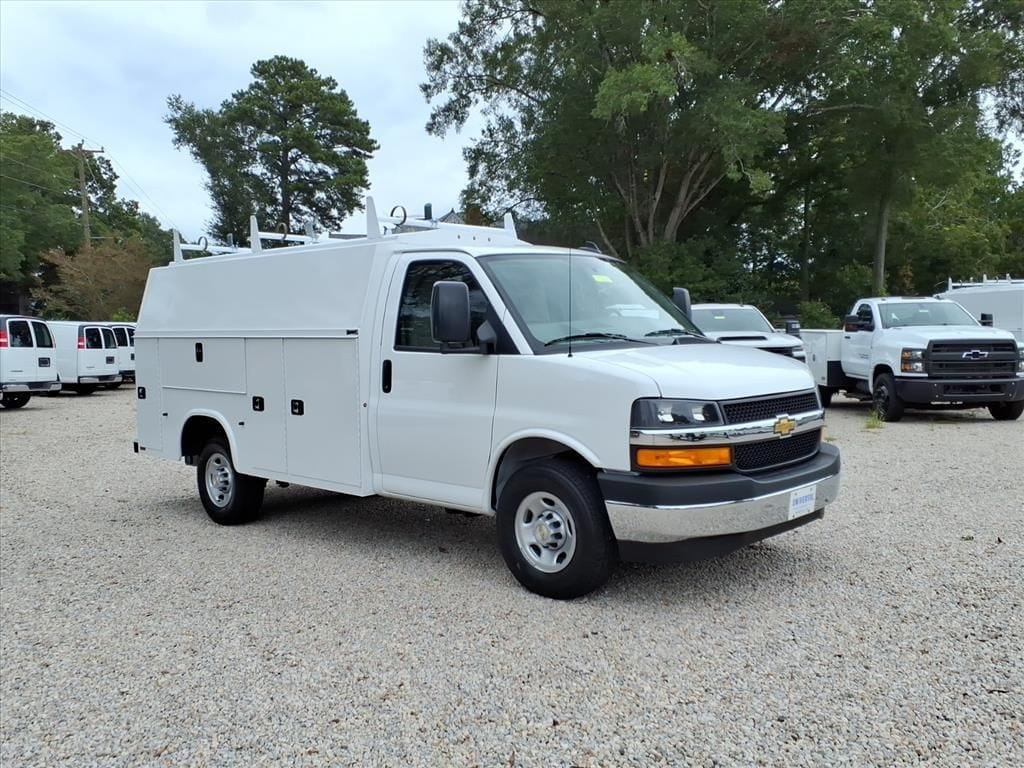 2025 Chevrolet Express Cutaway