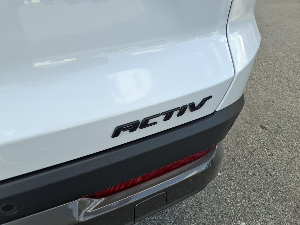 2027 Chevrolet Equinox ACTIV - Photo 8