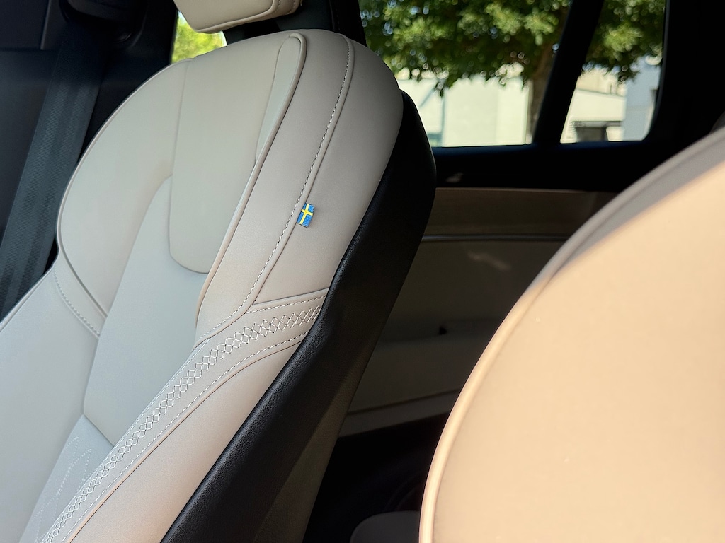 Certified 2025 Volvo XC90 B5 Core SUV