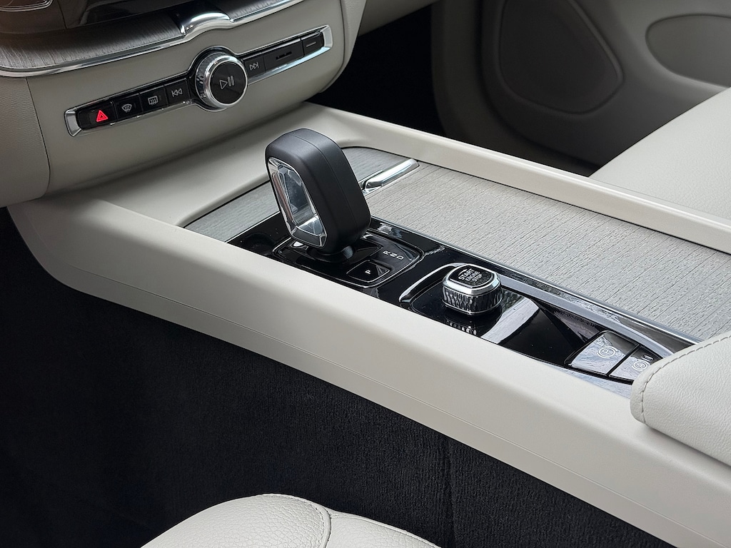 Certified 2024 Volvo XC60 B5 Plus Dark Theme SUV
