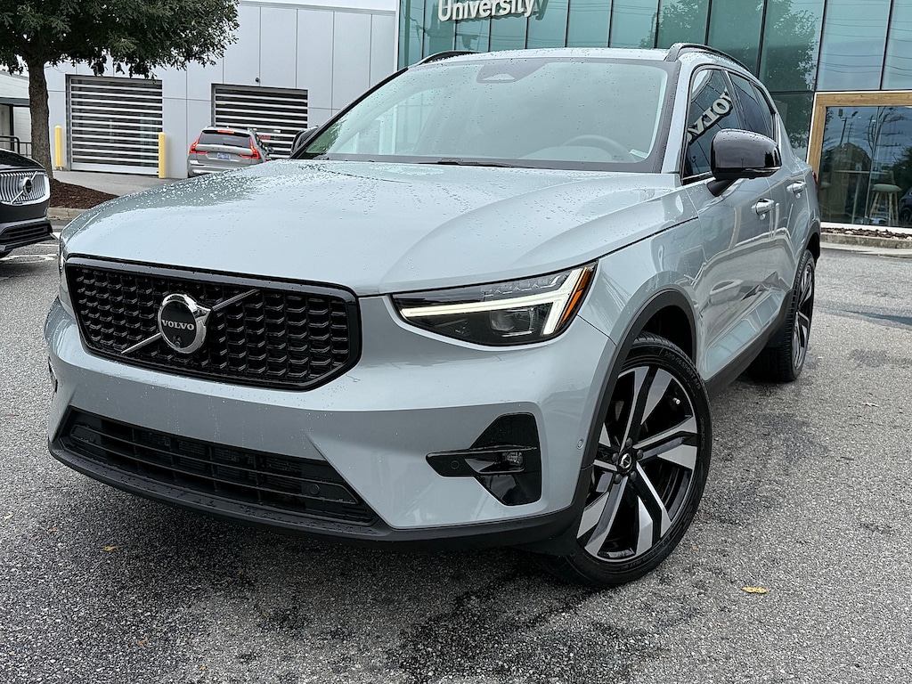 Certified 2024 Volvo XC40 B5 Ultimate Dark Theme SUV