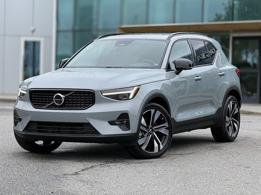 Certified 2024 Volvo XC40 B5 Ultimate Dark Theme SUV