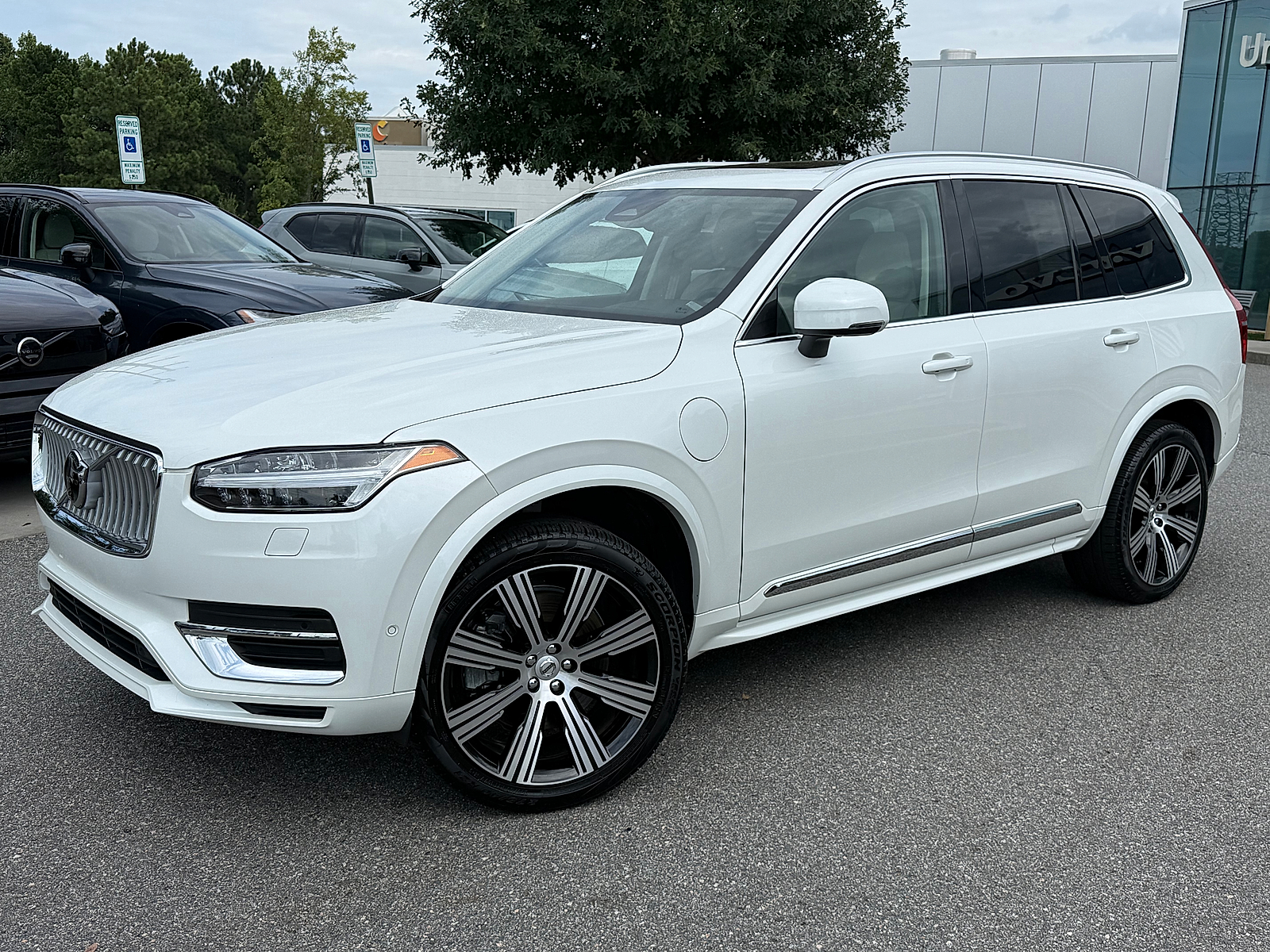 Certified 2025 Volvo XC90 Plug-In Hybrid T8 Plus 7-Seater SUV