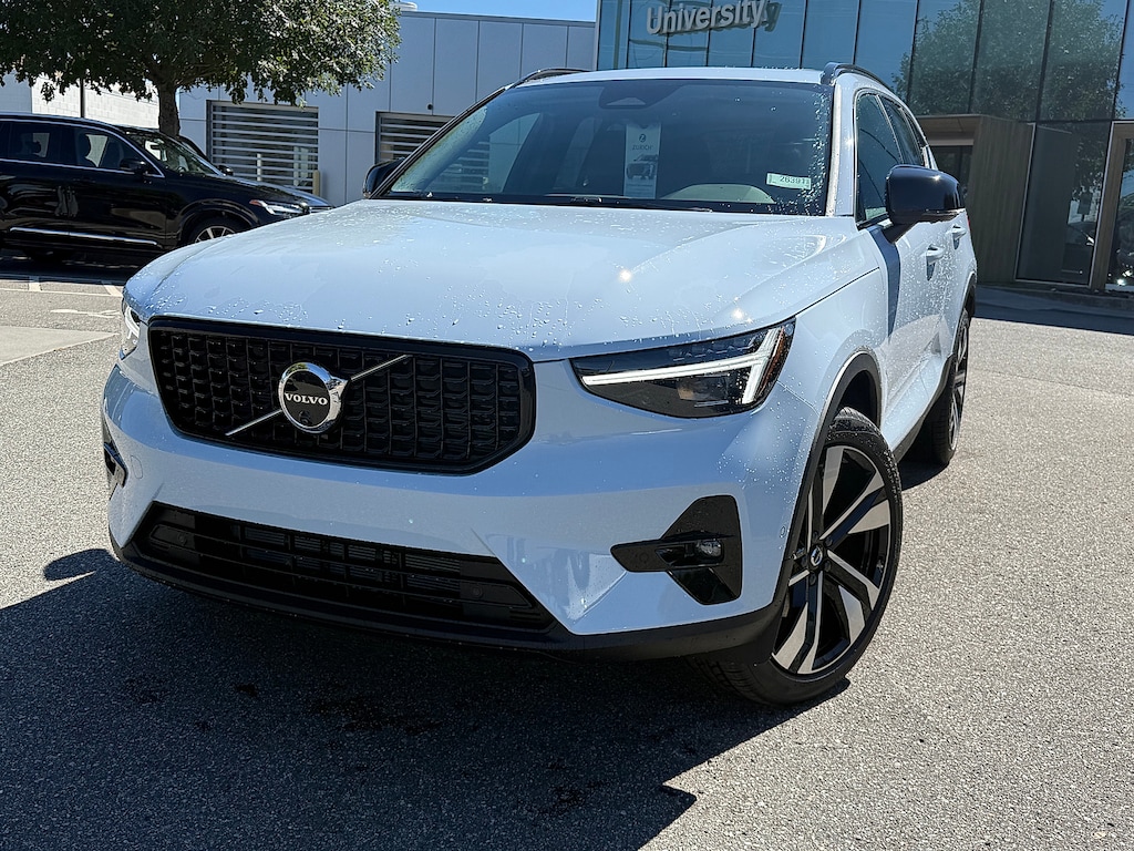 New 2026 Volvo XC40 B5 Ultra SUV