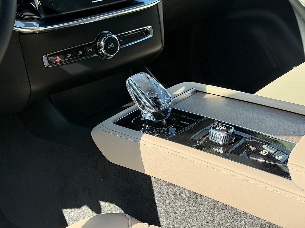 Certified 2025 Volvo XC90 B5 Core SUV