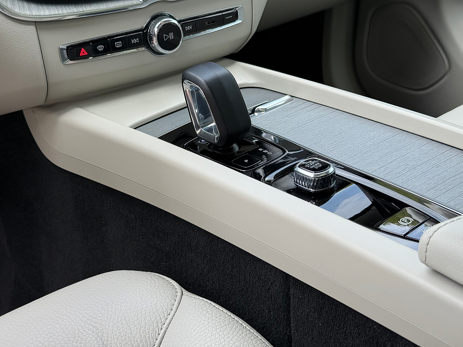 Certified 2024 Volvo XC60 B5 Plus Dark Theme SUV