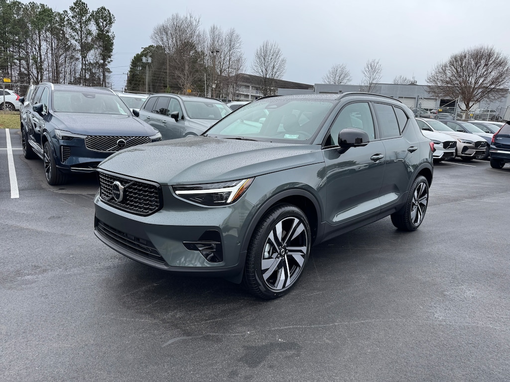 New 2026 Volvo XC40 B5 Ultra SUV