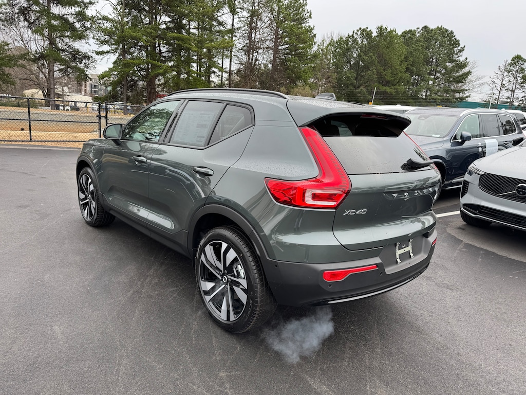New 2026 Volvo XC40 B5 Ultra SUV