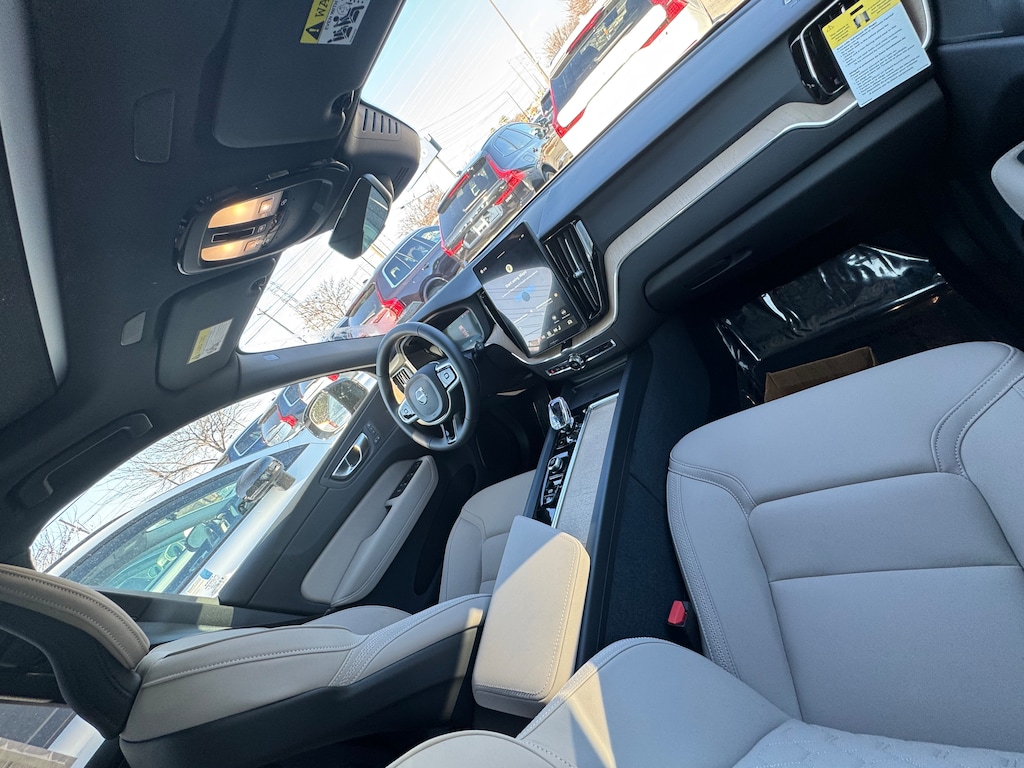 New 2026 Volvo XC60 B5 Plus SUV