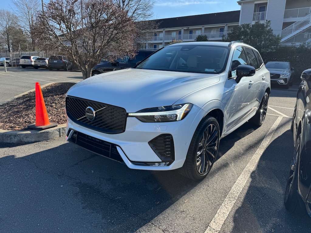 New 2026 Volvo XC60 B5 Plus SUV