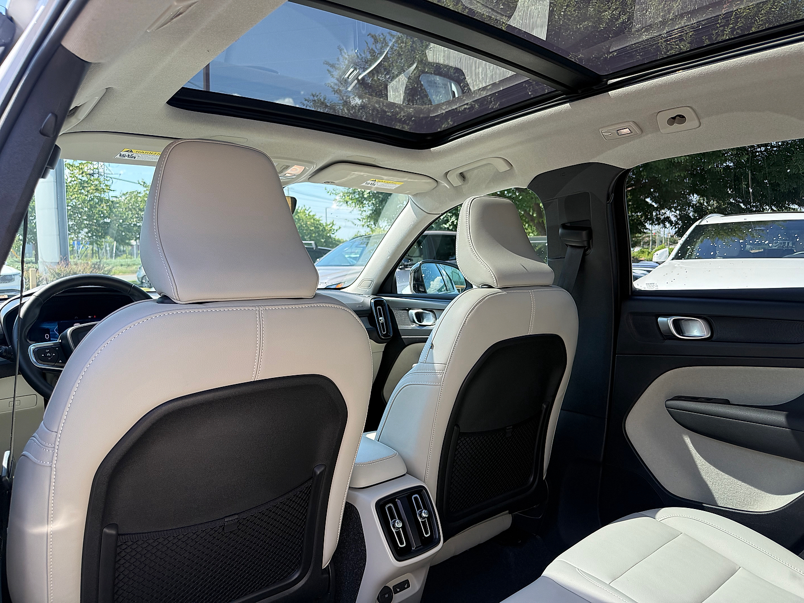Certified 2025 Volvo XC40 B5 Plus Dark Theme SUV