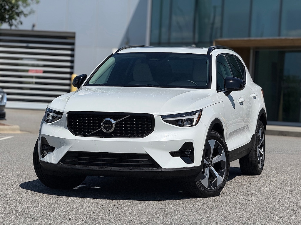 Certified 2025 Volvo XC40 B5 Plus Dark Theme SUV