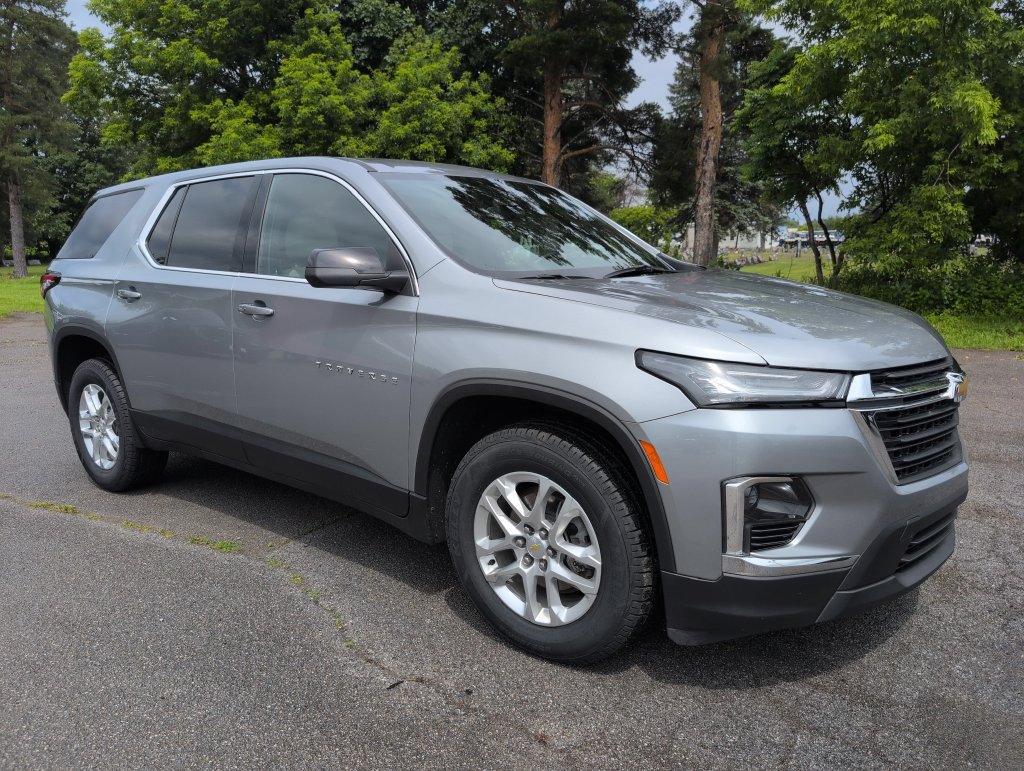 2023 Chevrolet Traverse LS SUV