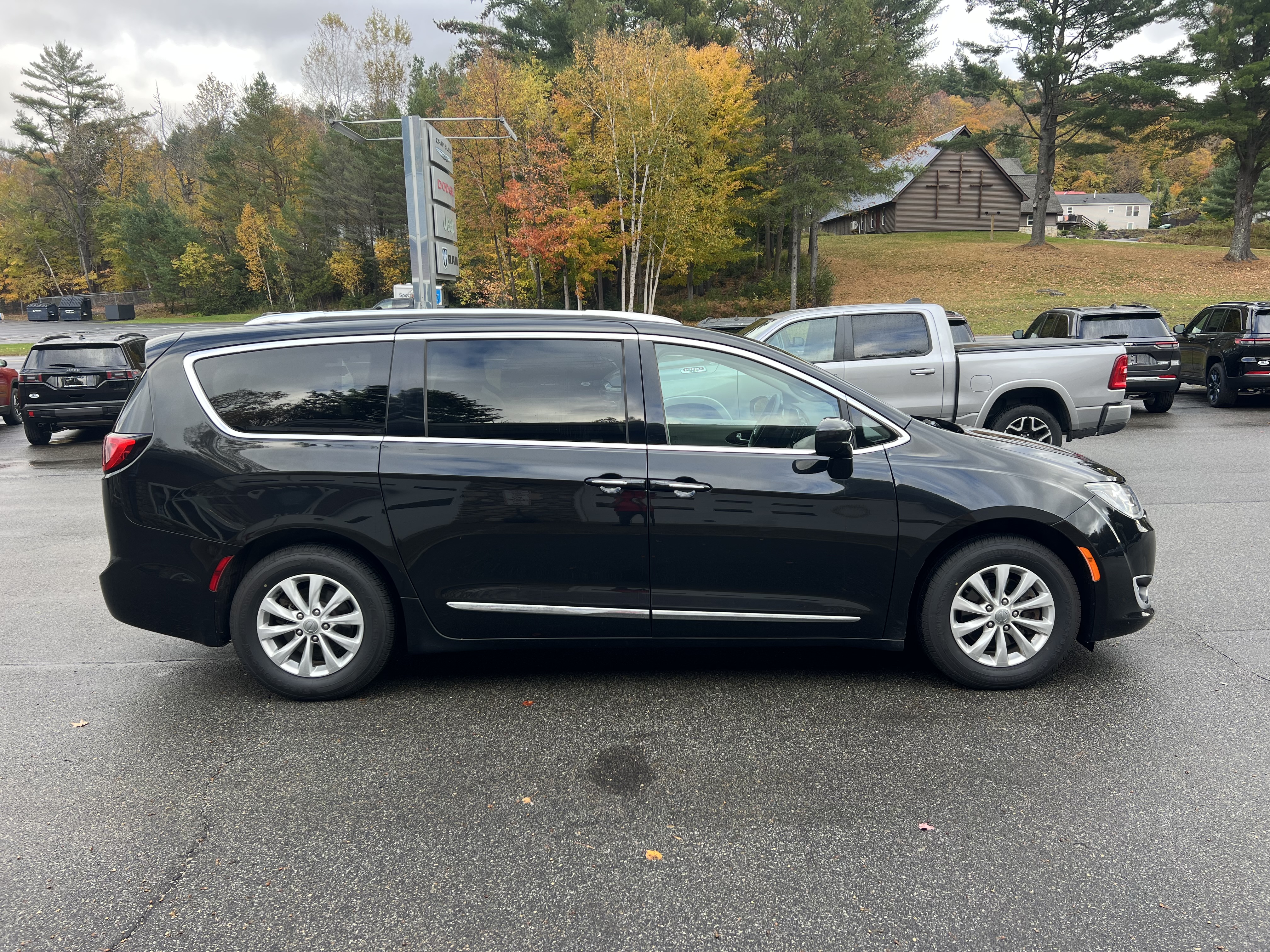 Used 2018 Chrysler Pacifica Touring L Van