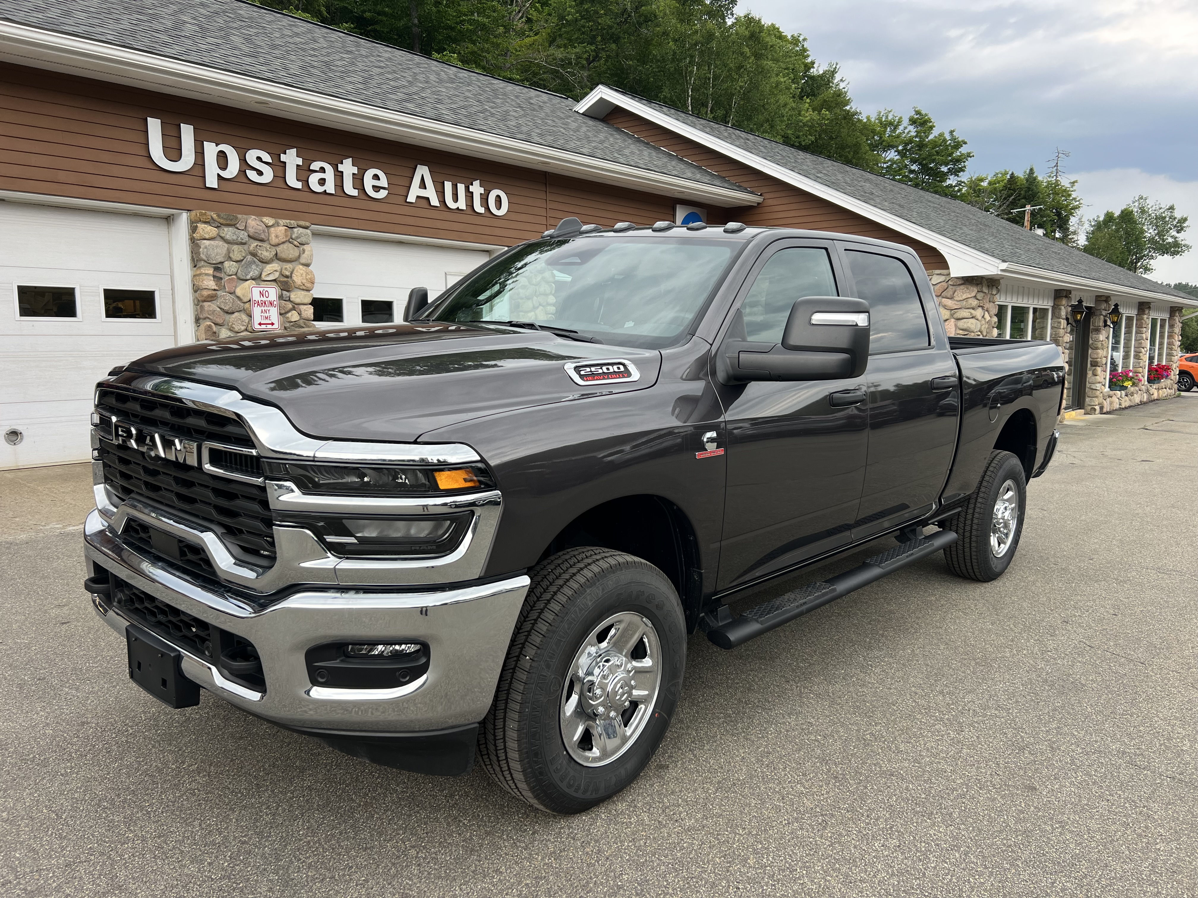 2025 Ram 2500 TRADESMAN CREW CAB 4X4 6'4 BOX Pickup