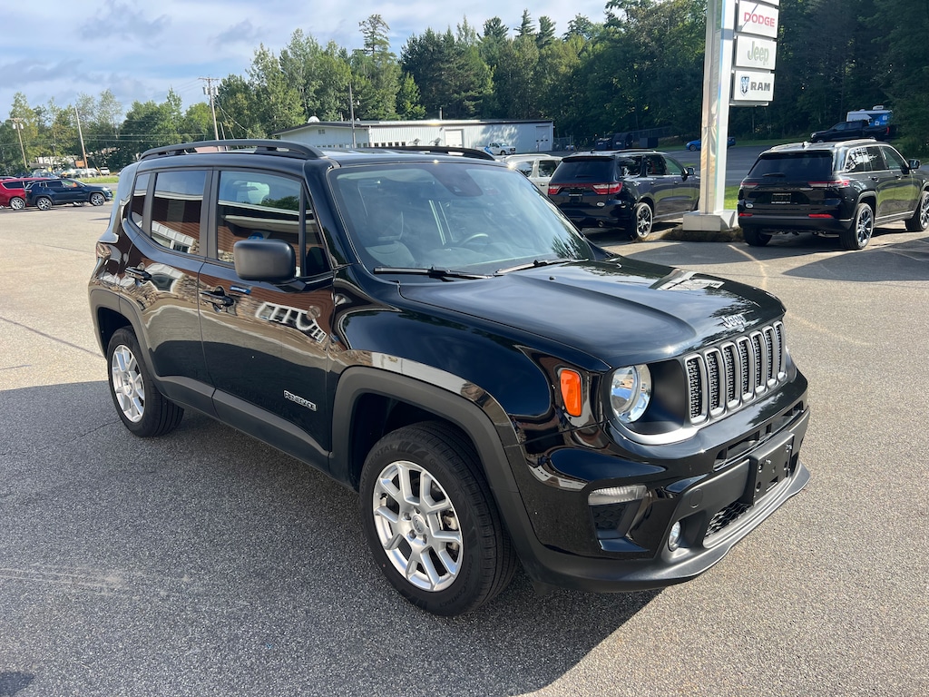 Used 2023 Jeep Renegade Latitude SUV