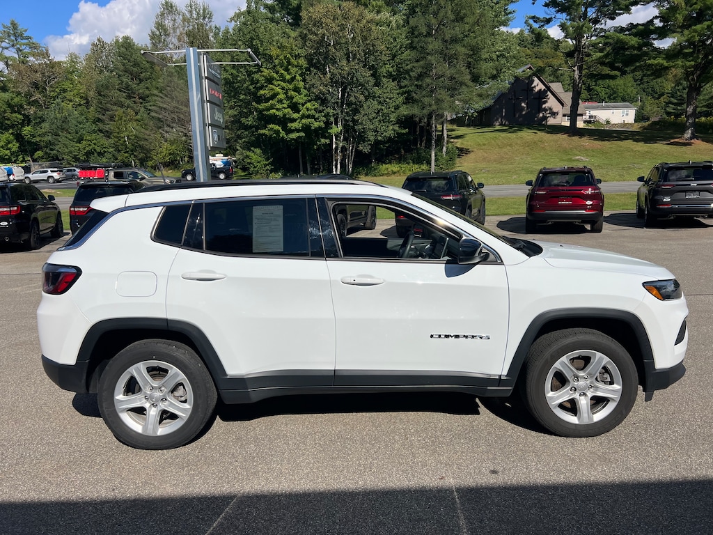 Used 2023 Jeep Compass Latitude SUV
