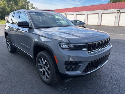 2027 Jeep Grand Cherokee Laredo X Sport Utility