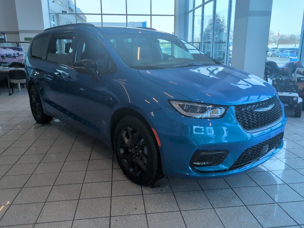 New 2026 Chrysler Pacifica Select Passenger Van