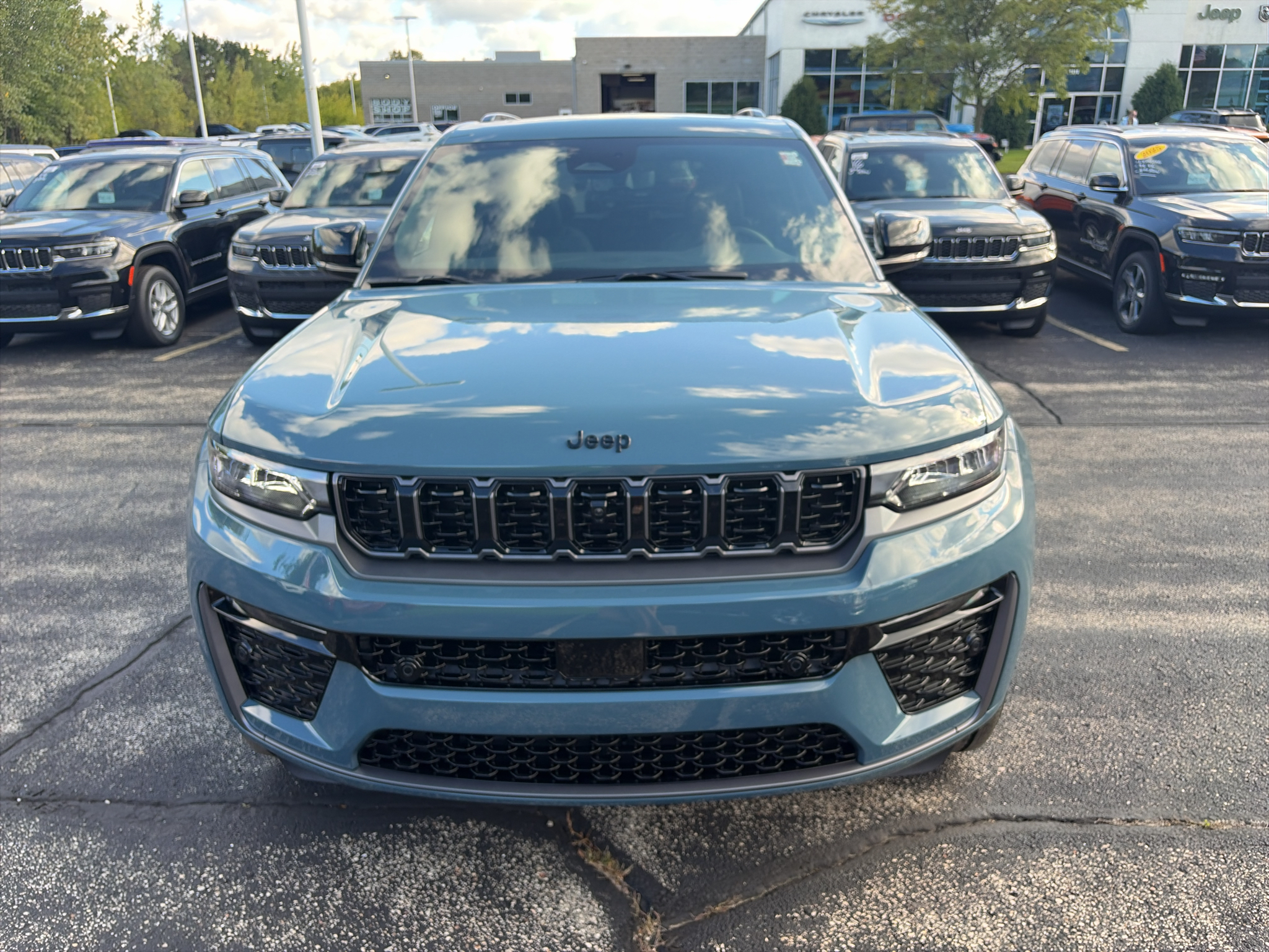 New 2027 Jeep Grand Cherokee Limited Reserve Sport Utility