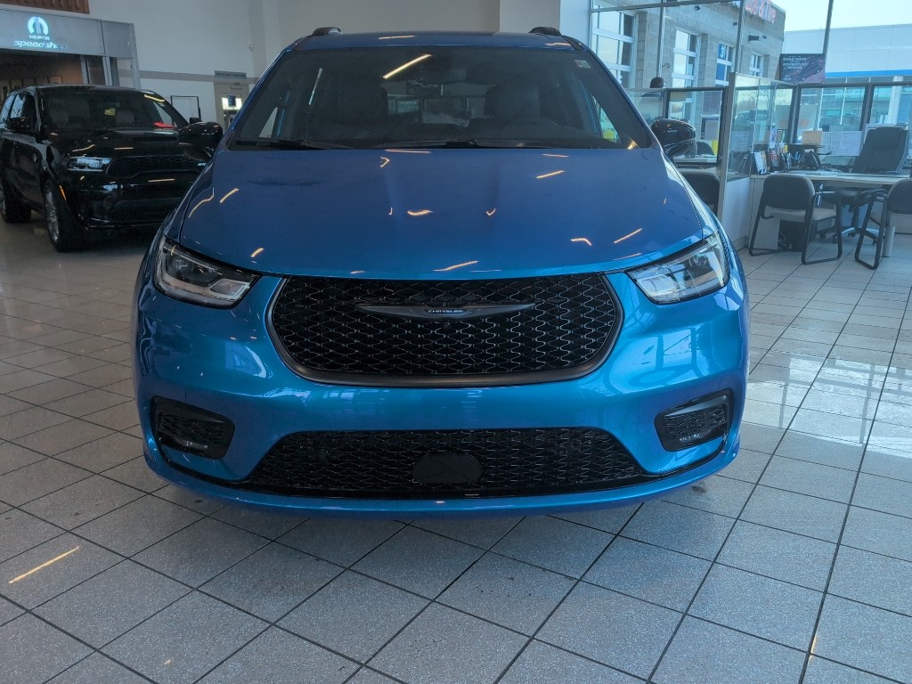 New 2026 Chrysler Pacifica Select Passenger Van