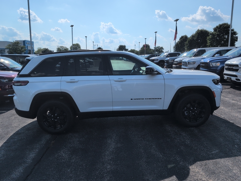New 2026 Jeep Grand Cherokee Laredo Altitude Sport Utility